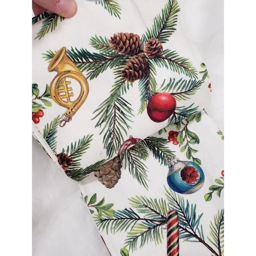 NEW Set Of 4 POTTERY BARN NOSTALGIC CHRISTMAS ICONS COTTON TWILL NAPKINS #2